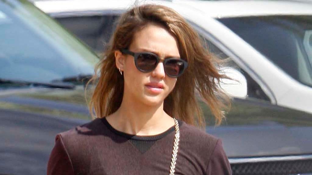 College-paitoihin ihastunut Jessica Alba oli teini 1990-luvulla.