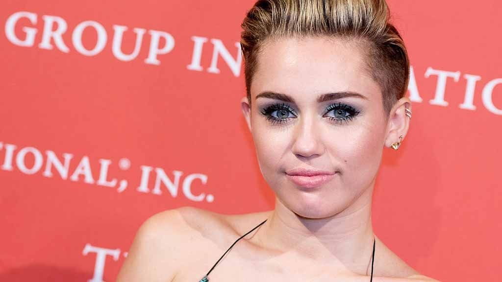 Miley Cyrus on leikkauttanut itselleen näyttävän kampauksen.