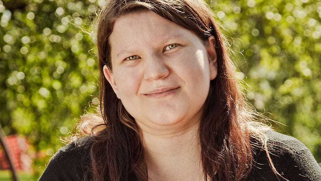 Kuvassa koko perhe Eteläniemi: Johanna (sylissä Vanille), Kristof, Alex, Sarafina, Maksimus ja Marko.