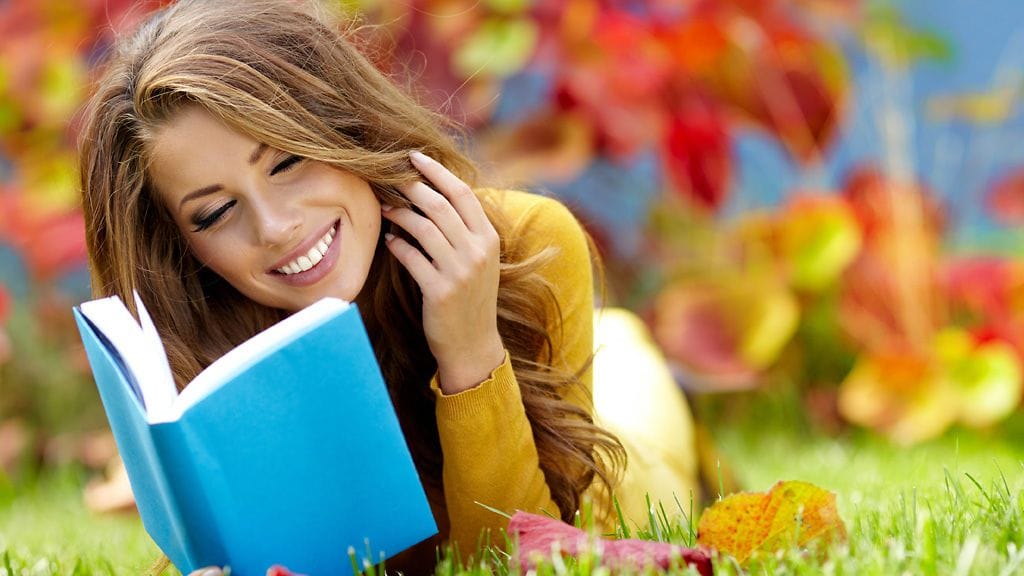 Kirjan kannella on yllättävän suuri merkitys ostopäätöstä tehdessä.