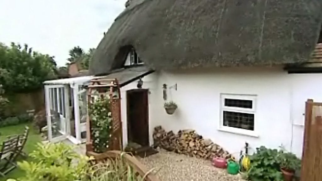 Britannian kauneimmat kodit: Olkikattoiset kaunottaret