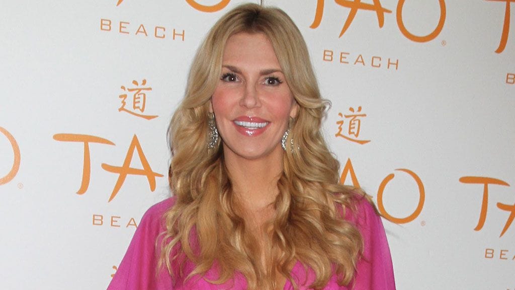 Cibrian ja Rimes aloittivat salasuhteensa Northern Lights -elokuvan kuvausten aikana.