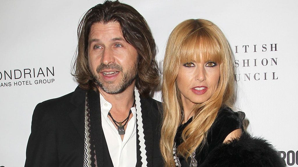 Päätä huimaavat korot eivät estä Skyler-pojan kantamista.