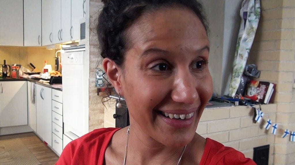 Claudia pyrkii järjestämään lapsilleen perinteisen joulun.