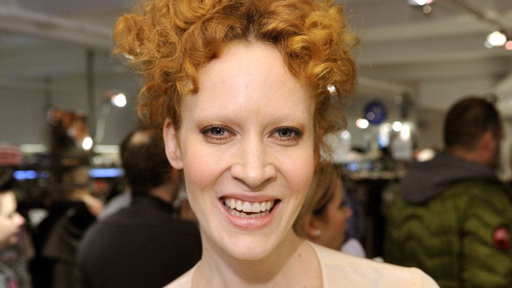 Saimi Hoyerin on kulmakarvattomuuden puolestapuhuja