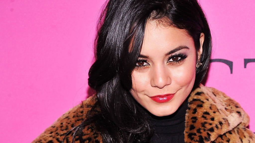 James Franco, Vanessa Hudgens ja Ashley Benson tähdittävät Spring Breakers -elokuvaa.