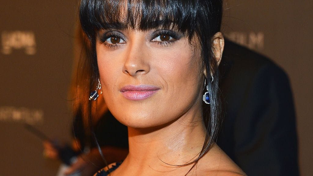 Salma Hayek on näyttävä nainen: kuvankaunis tähti on tottunut poseeraamaan kameroille.