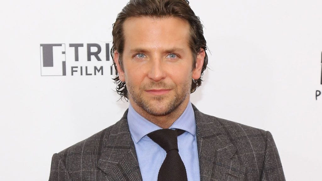 Bradley Cooper ja Robert De Niro tähdittävät elokuvaa Silver Linings Playbook.