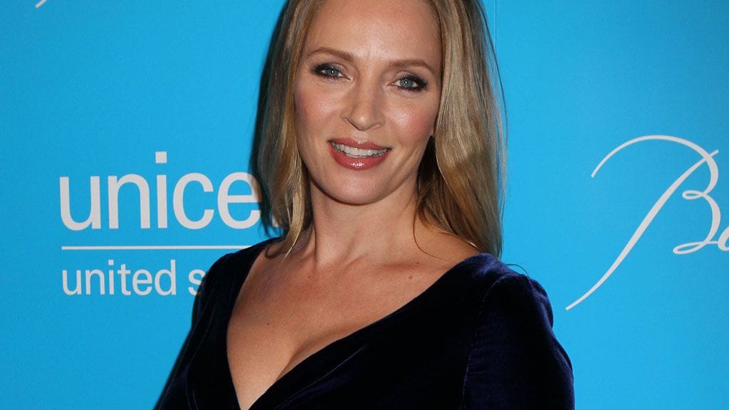 Uma Thurmanin asu korosti hänen naisellisia kurvejaan.