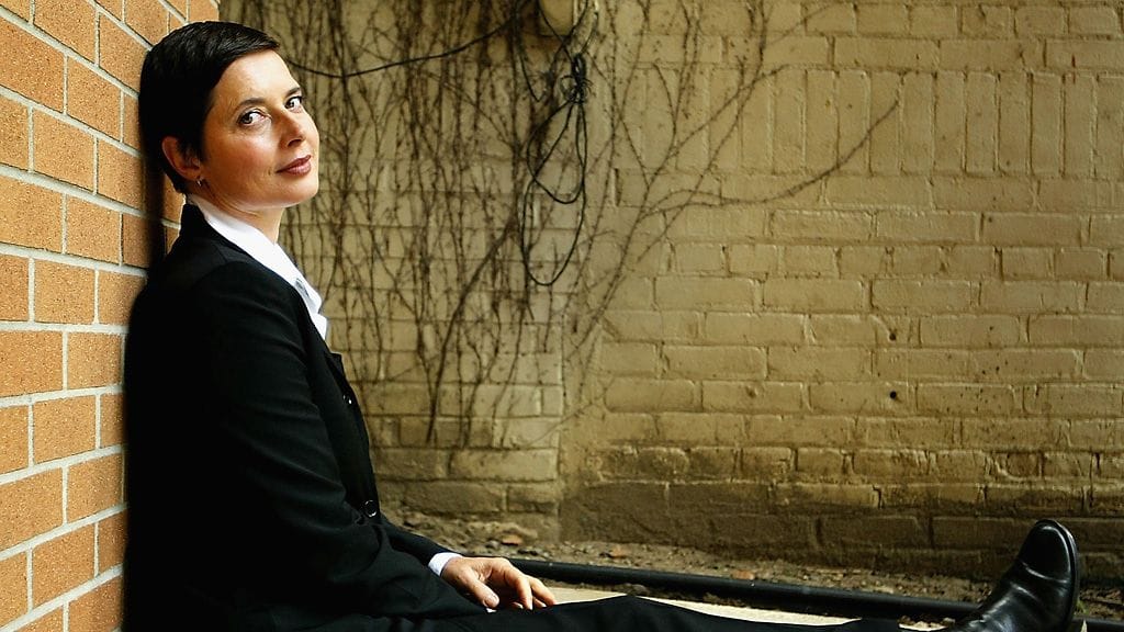 'The Saddest Music In The World'-elokuvassa näytellyt nainen poseerasi vienosti kameroille 2003.