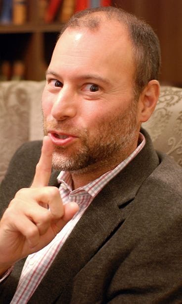 AVA tapasi Ashley Madisonin perustajan Noel Bidermanin Hotel Kämpissä Helsingissä syyskuussa 2012.