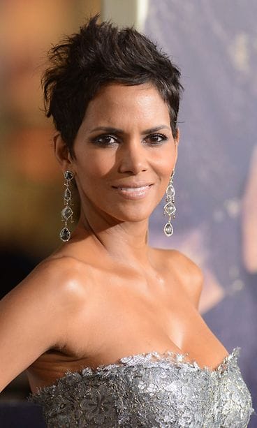 Halle Berry Cloud Atlas -elokuvan ensi-illassa.