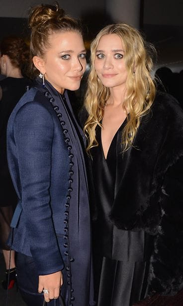 2012: Mary-Kate Olsen ja Ashley Olsen Vuoden Innovaattori -palkintogaalassa.