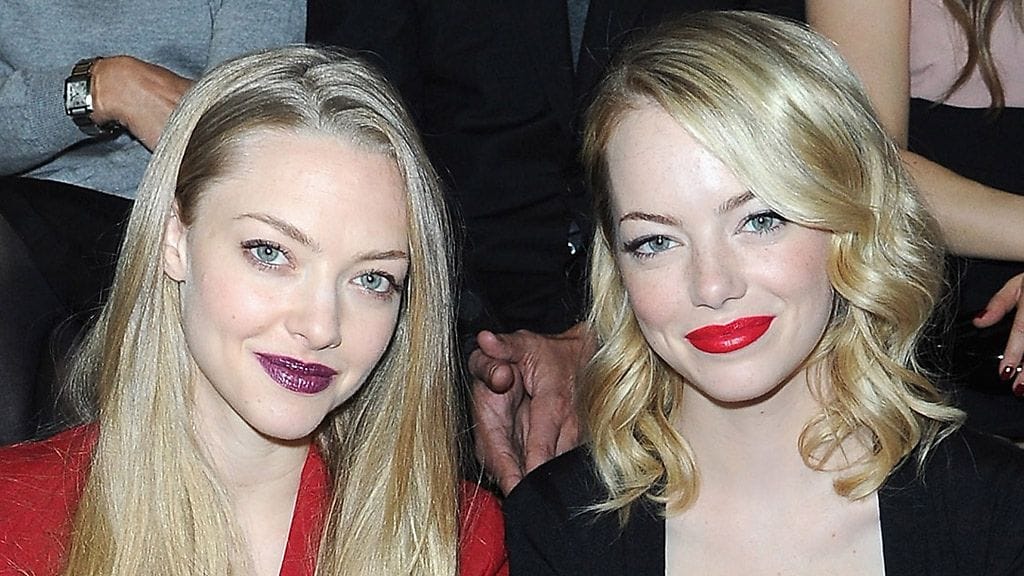 Amanda Seyfried Pariisin muotiviikoilla Miu Miun näytöksessä.