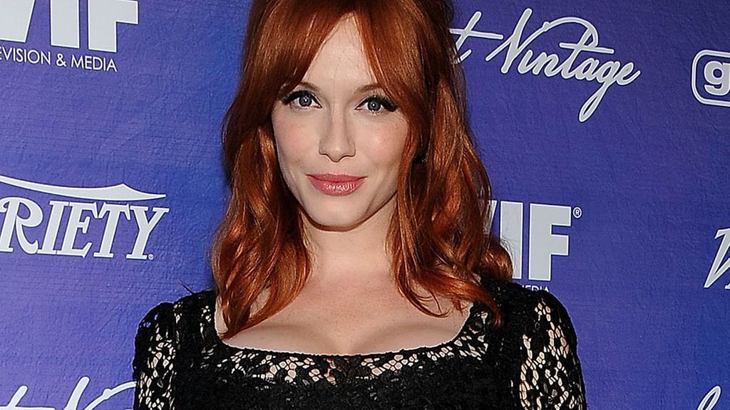 Nina Dobrevin shamppanjanvärinen pitsimekko oli rohkea.