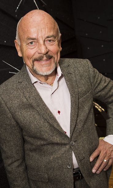 Taiteilijaprofessori Björn Weckström Kalevala Korun uuden myymälän avajaisissa Helsingissä 29. marraskuuta 2012.