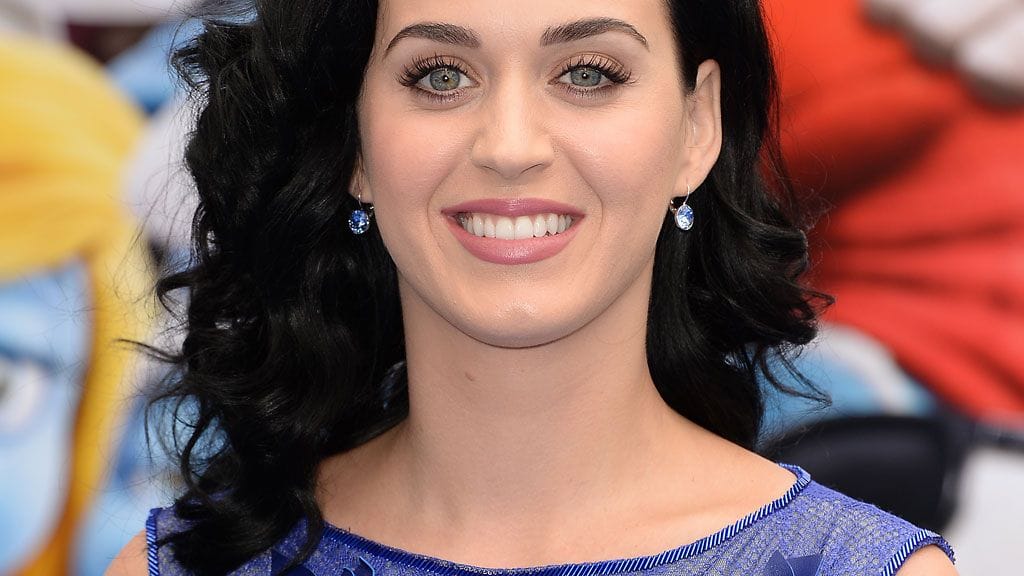 Katy Perry luottaa pukeutumisessaan voimakkaisiin väreihin.