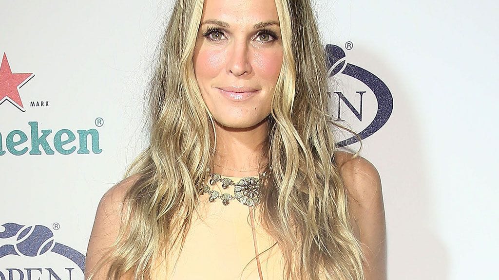 Molly Sims edusti vastikään syksyn trendikkäimmässä asukokonaisuudessa.