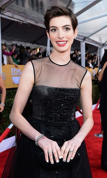 2013: Anne Hathaway Anne Hathaway Screen Actors Guild Awards -gaalassa.