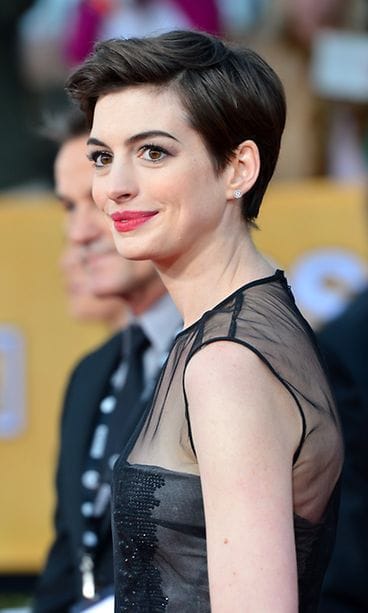 2013: Anne Hathaway Anne Hathaway Screen Actors Guild Awards -gaalassa.