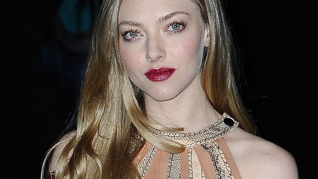 Amanda Seyfriedin huulipuna oli hänen asukokonaisuutensa katseenvangitsija.