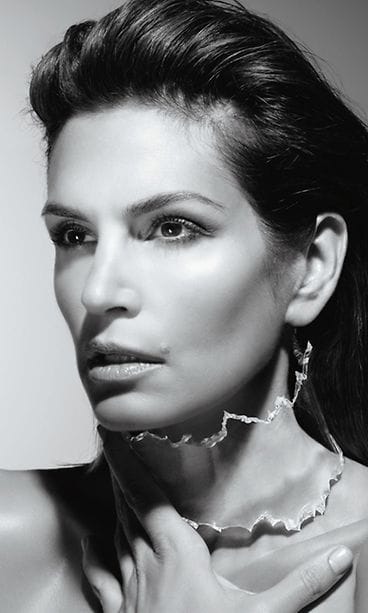 2011 Cindy Crawford kilpirauhasen syöpää avartavassa kampanjassa.