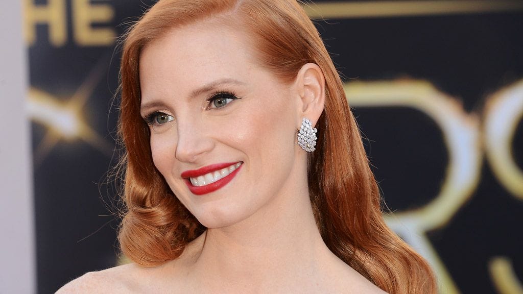 Jessica Chastainin lookissa huomiota herättivät huulet.