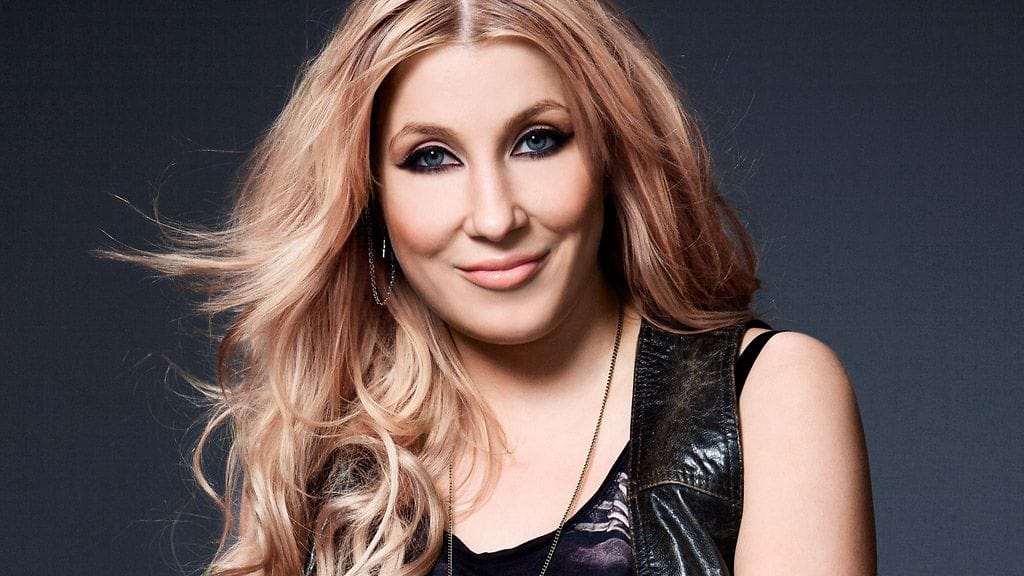 Meikkitaiteilija Piia Hiltunen