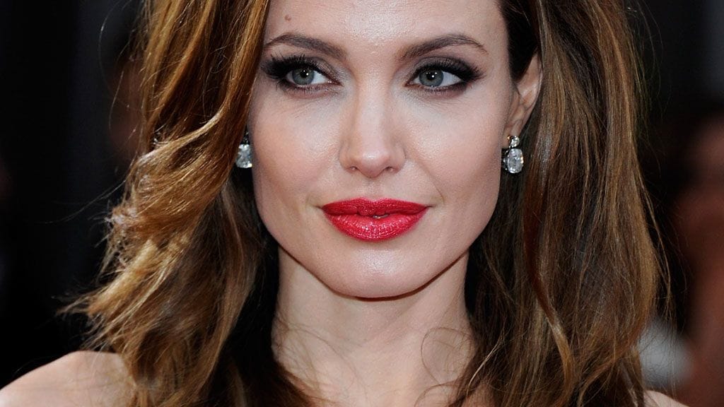 Angelina Jolie Oscareissa vuonna 2012.