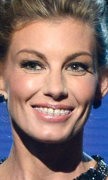 10.2.2013: Faith Hill Grammy-gaalassa.