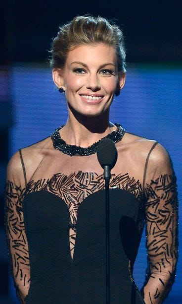 10.2.2013: Faith Hill Grammy-gaalassa.