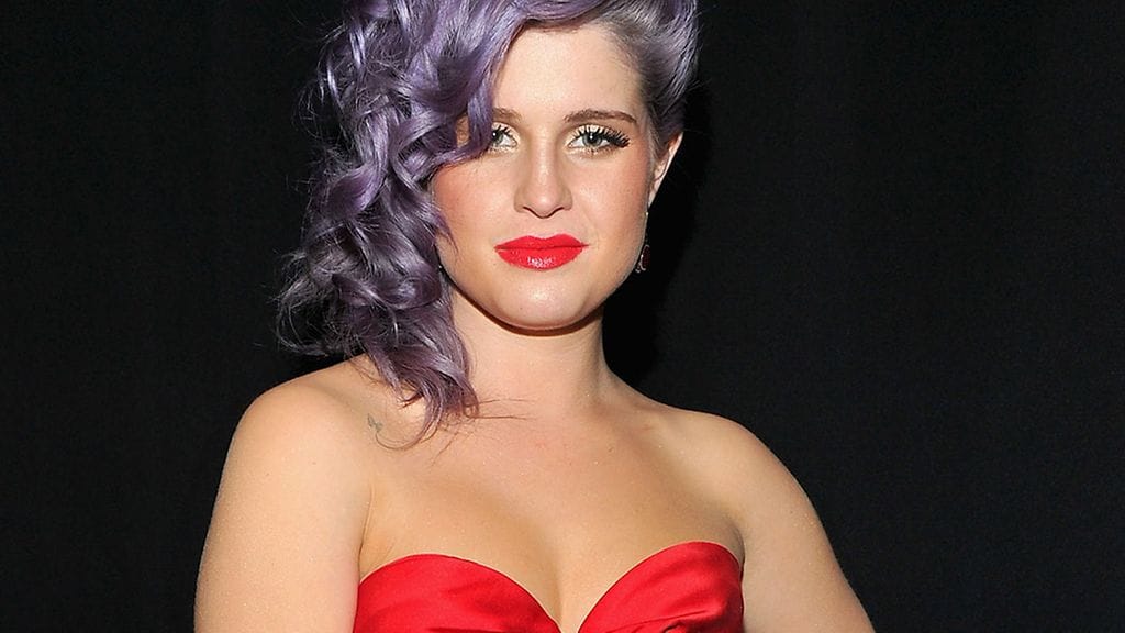 Upea punainen iltapuku puki Osbournea.