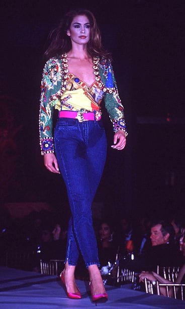 Cindy Crawford Vercasen muotinäytöksessä vuonna 1997