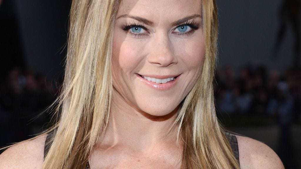 Alison Sweeney lokakuussa vuonna 2000.