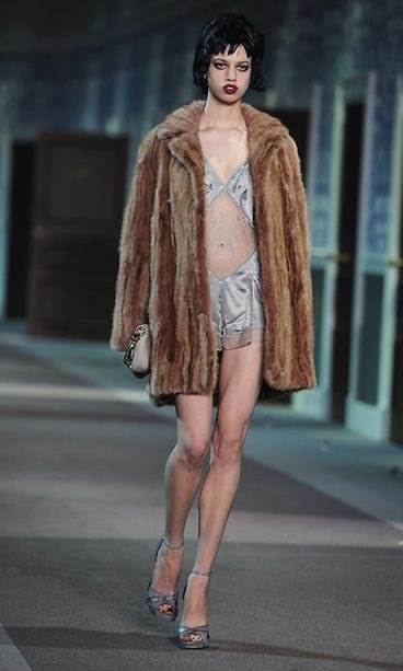 Louis Vuitton Pariisin muotiviikko 2013 Lily McMenamy