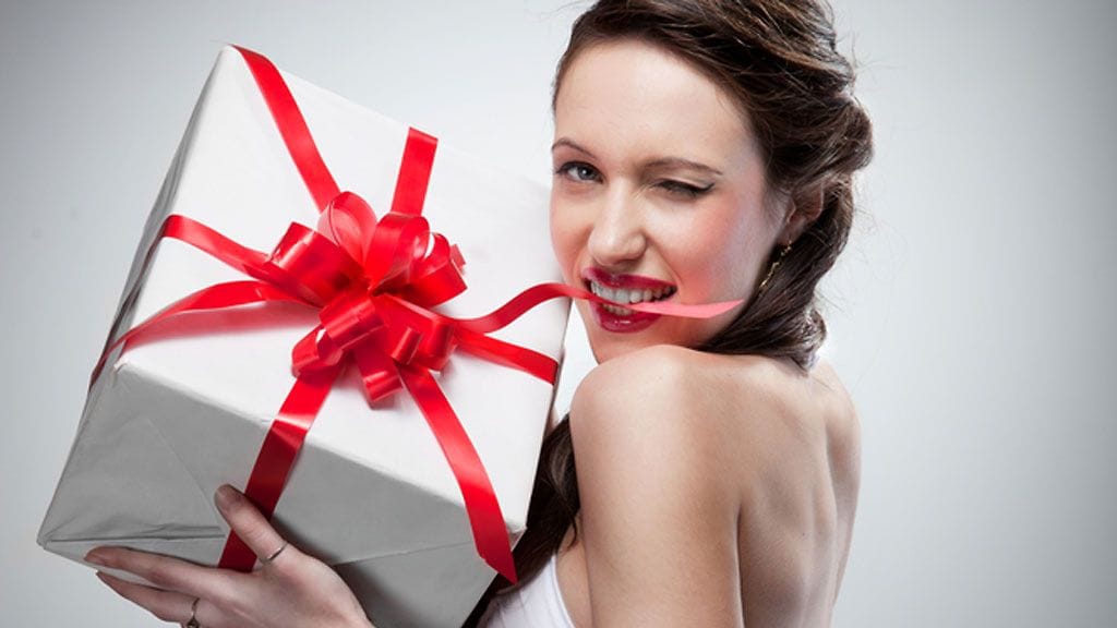 Kirja lahjana kertoo siitä, että lahjan antaja kaipaa hedelmällisiä keskusteluja lahjan saajan kanssa.