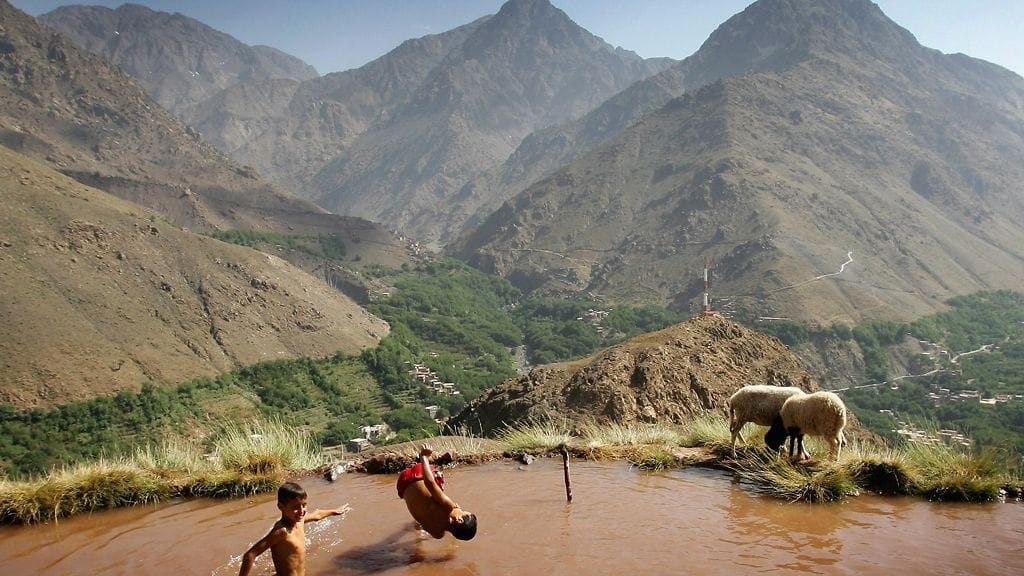 Berberi-pojat uivat Marokossa, 2007.