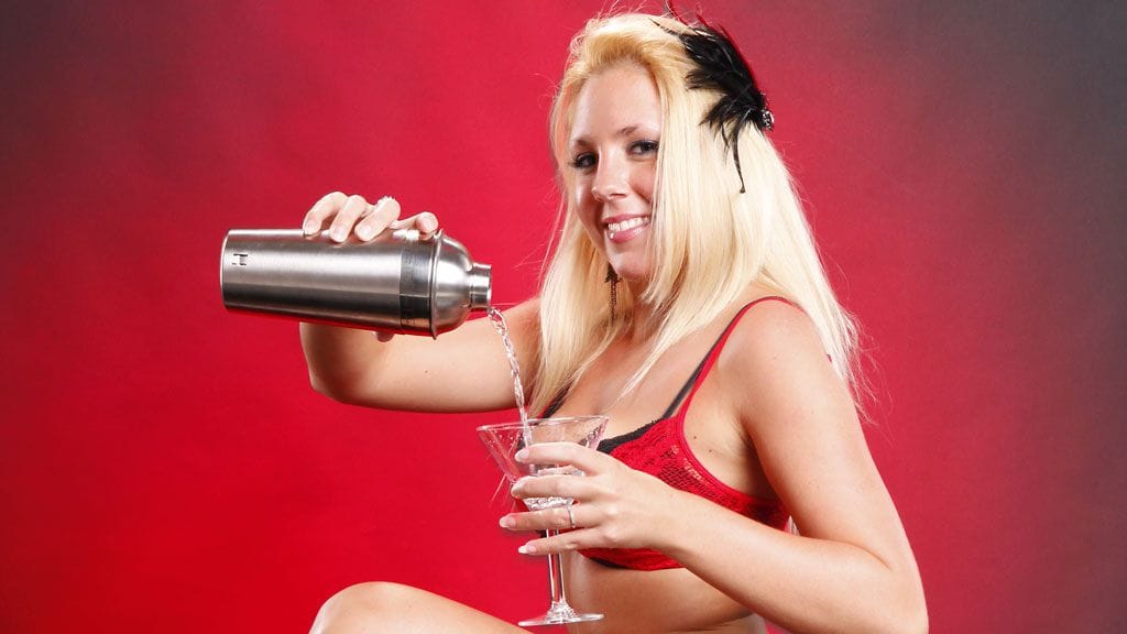 Bikinibaristat tarjoilevat alkoholin sijaan asiakkaille espressoa.