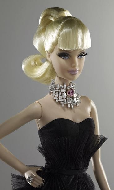 2012: Ainutlaatuinen korusuunnittelija Stefano Canturin suunnittelema Barbie myytiin noin 300 000 dollarilla. Barbien käyttämään kaulakoruun on haettu inspiraatiota Nicole Kidmanin käyttämästä. Nukesta saadut tuotot käytettyyn hyväntekeväisyyteen, kohteena oli rintasyöpä.