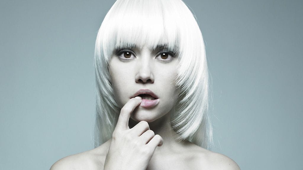 Hui! Muuttuvatko hiukseni valkoisiksi?