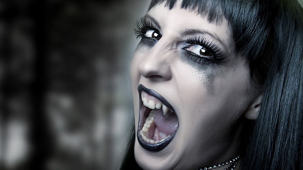Modernit vampyyrit ovat usein seksikkäitä ja saavat naisten sydämet sykkimään.