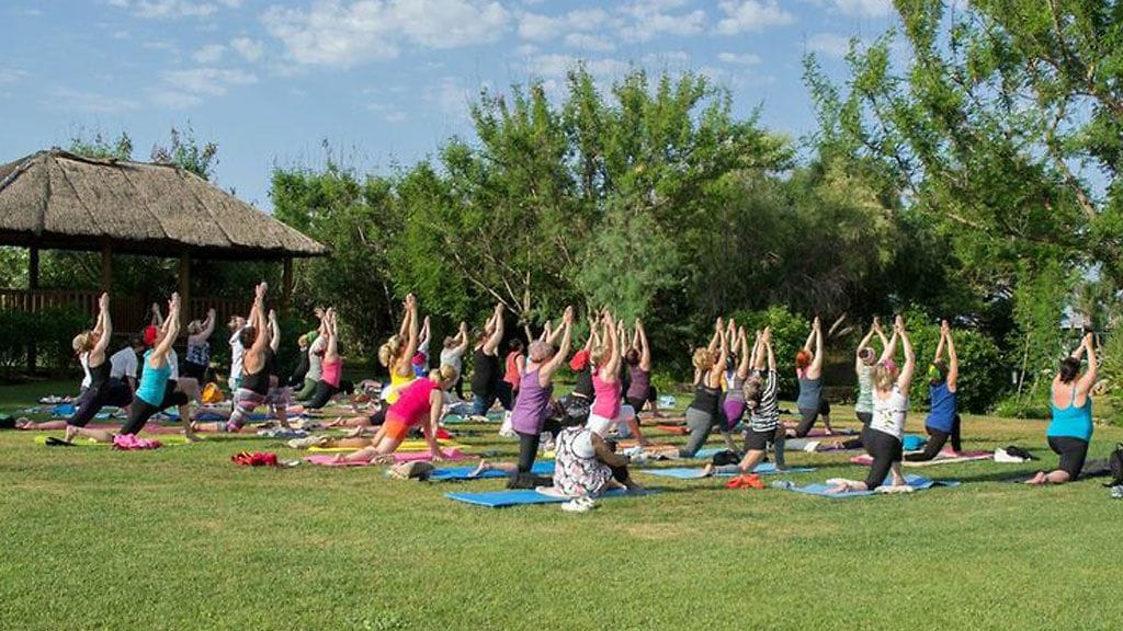 Fatima Witickin ohjaamalla tunnilla wellness-matkalla Turkissa.