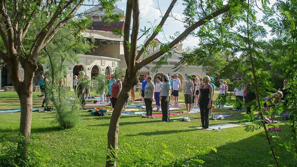 Fatima Witickin ohjaamalla tunnilla wellness-matkalla Turkissa.