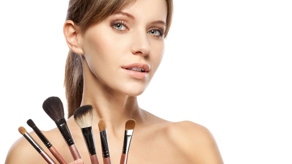 Meikkipussille kannattaa tehdä suursiivous tasaisin väliajoin.