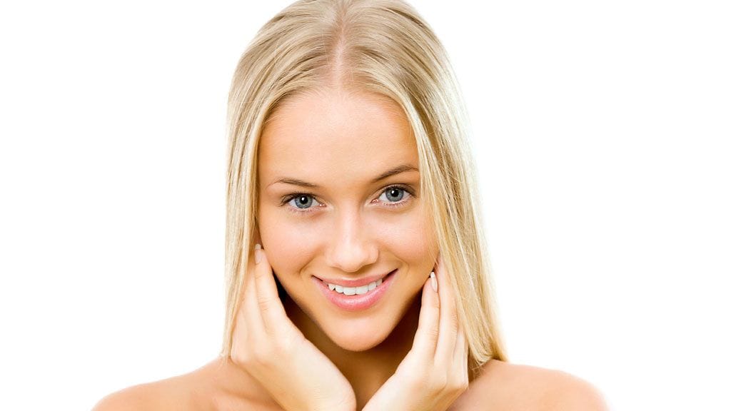 Siistit kynsinauhat tekevät käsistä kauniimmat.