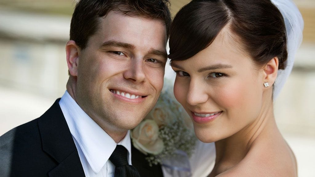 Liitto voi kärsiä, jos ongelmista ei puhuta ennen häitä.