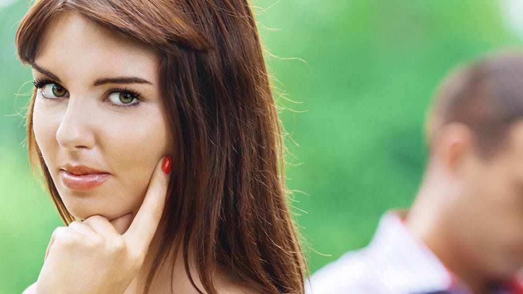 Naisen mielestä joissakin tilanteissa henkinen pettäminen voi olla pahempaa kuin fyysinen.