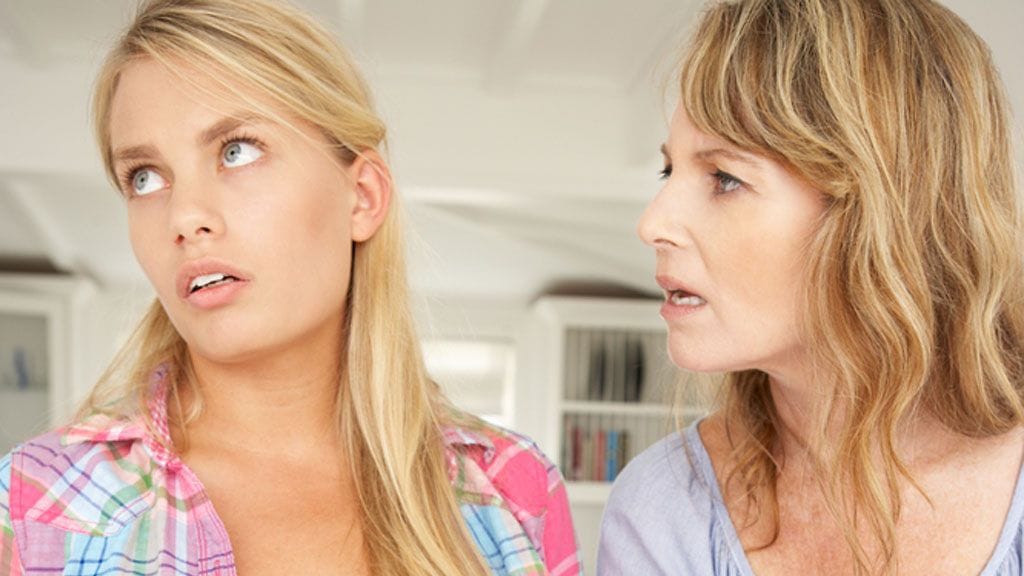 Älä pyydä kumppaniasi valitsemaan puolta sinun ja anopin välisessä riidassa.