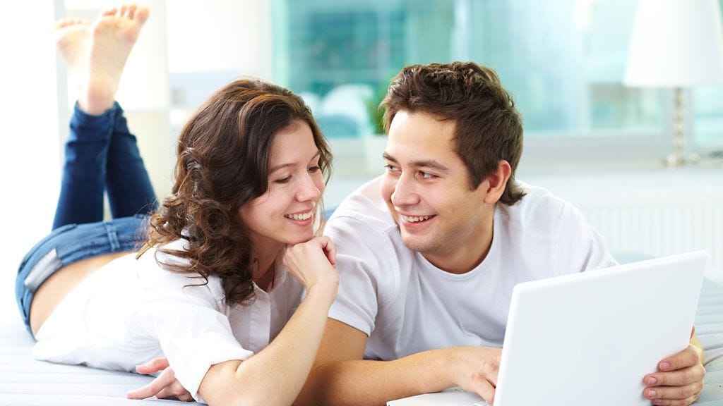 Vaivaako kumppaniasi, ettet mainitse hänestä mitään Facebookissa?