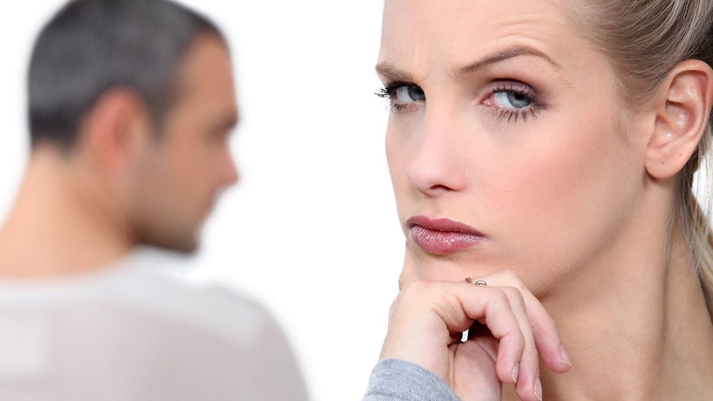 Parisuhteen riidat saattavat johtua aktivoituvista tunnelukoista.